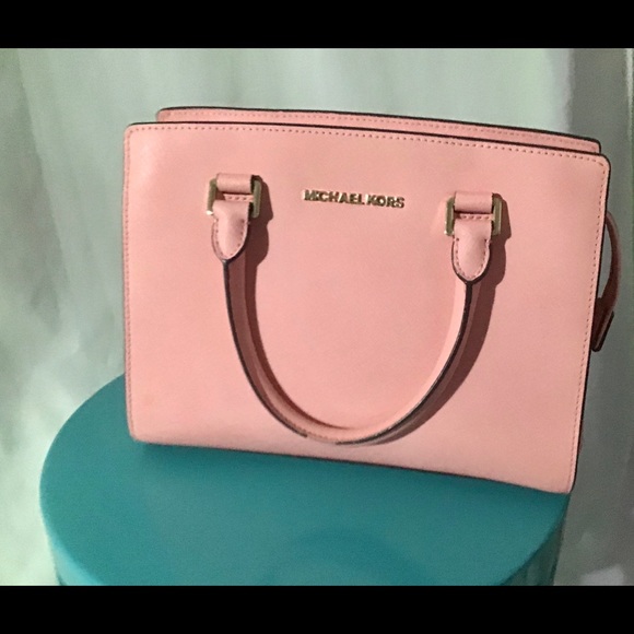 Beautiful MK purse, zipper closure, Selma - Picture 5 of 15